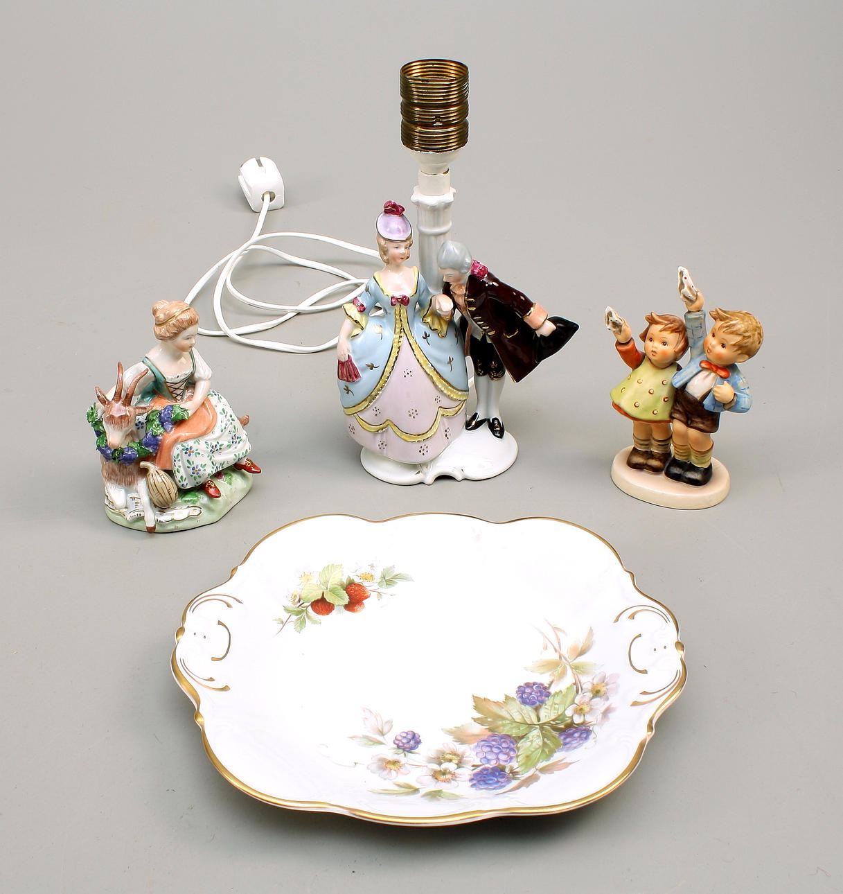 PORSLINSFÖREMÅL, 4 st, Hackefors + Goebel + Dresden + Bavaria.