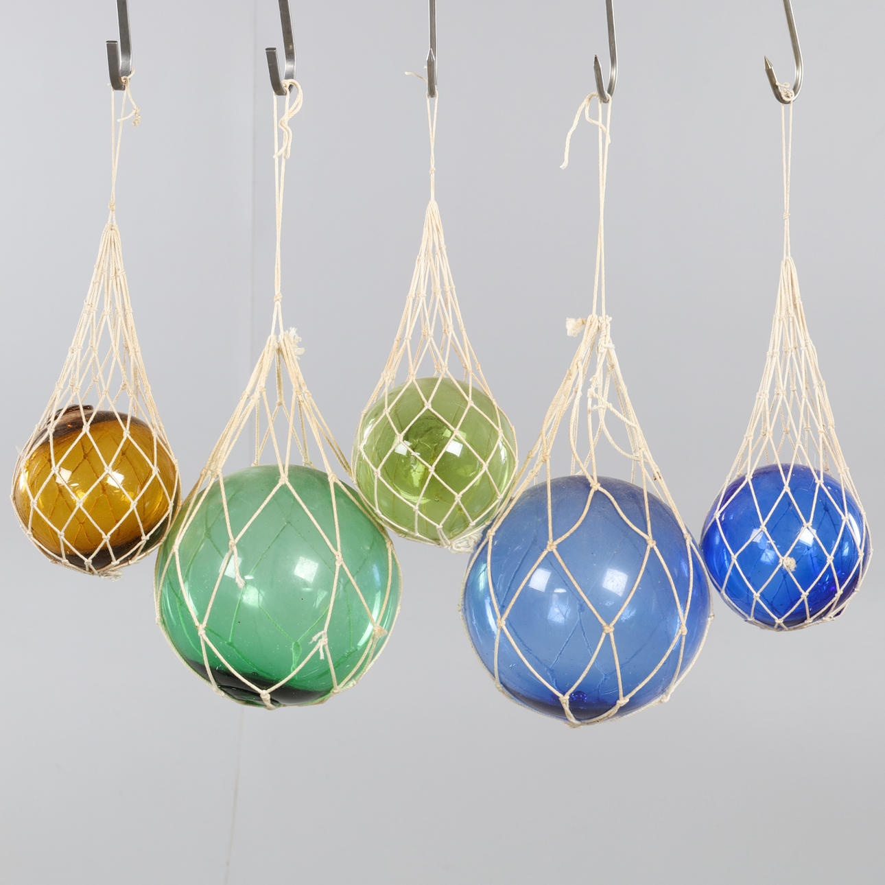 BOLAS DE VIDRIO, con red, 5 piezas, 1900.