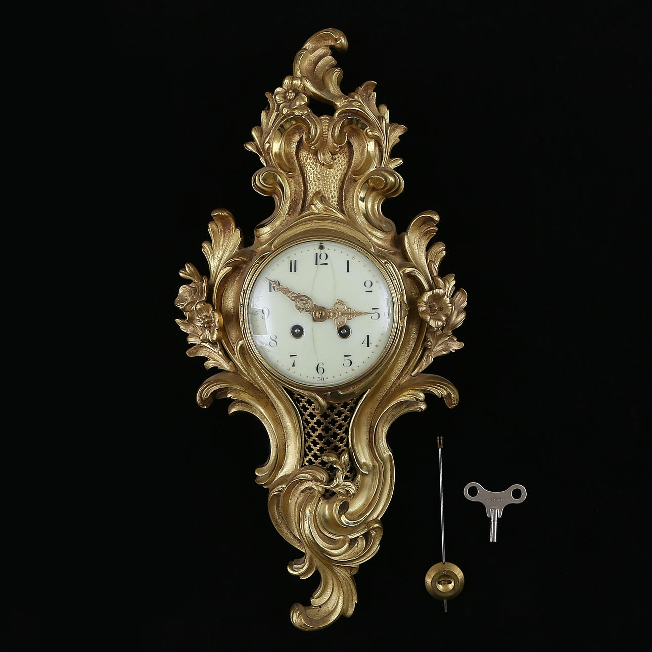 VÆGUR, med pendul, metal, 20. århundrede.