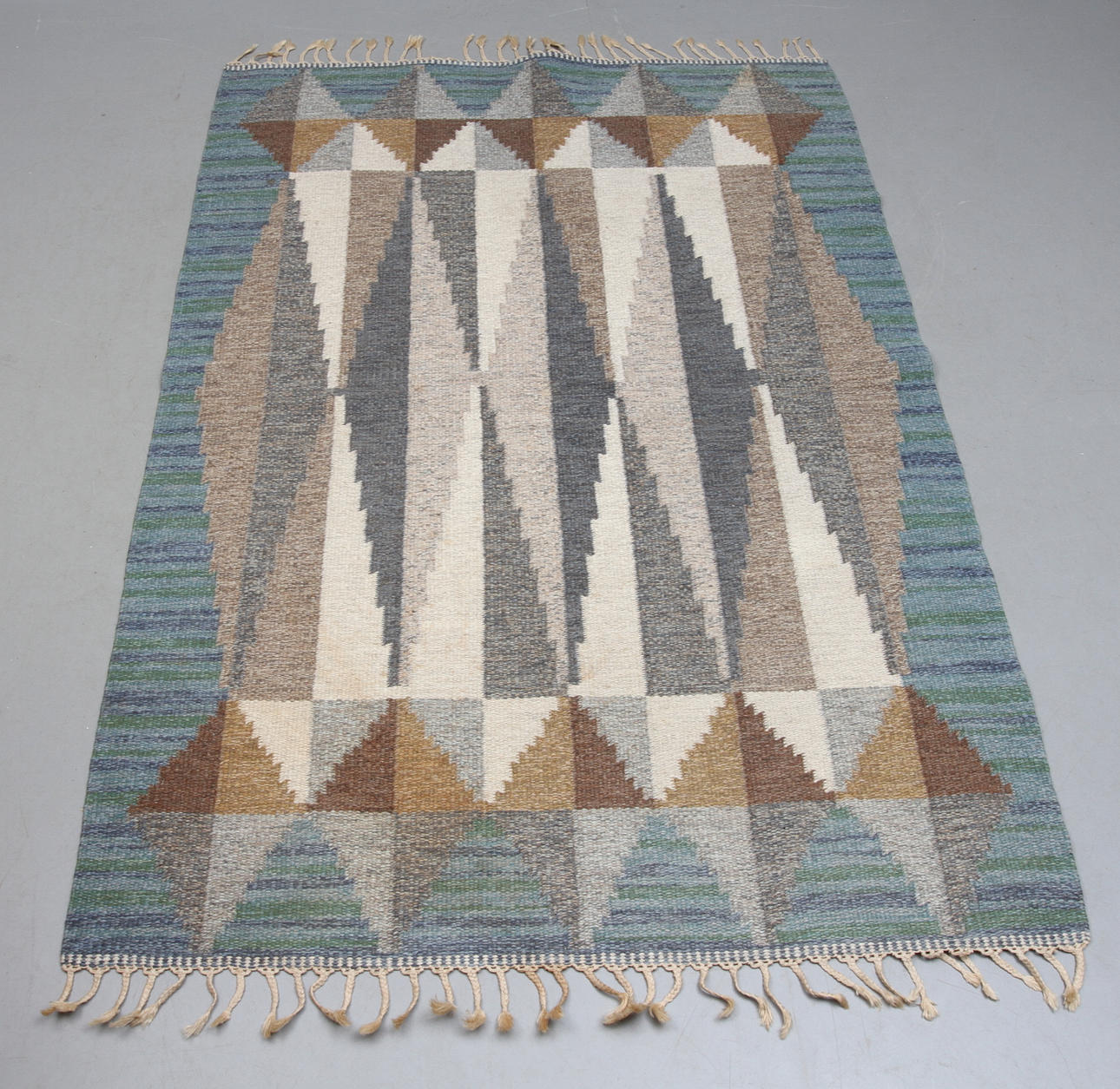 MATTA, röllakan, Ulla Parkdal, sign UP. Ca 200 x 136 cm.