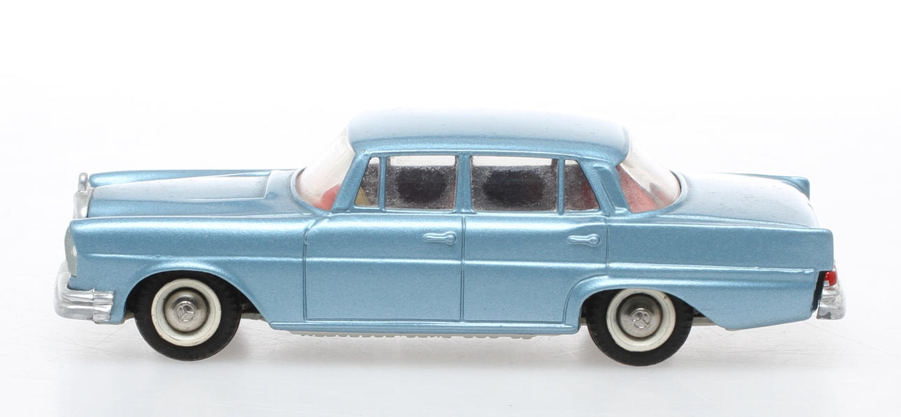 TEKNO MERCEDES-BENZ 220 SE.
