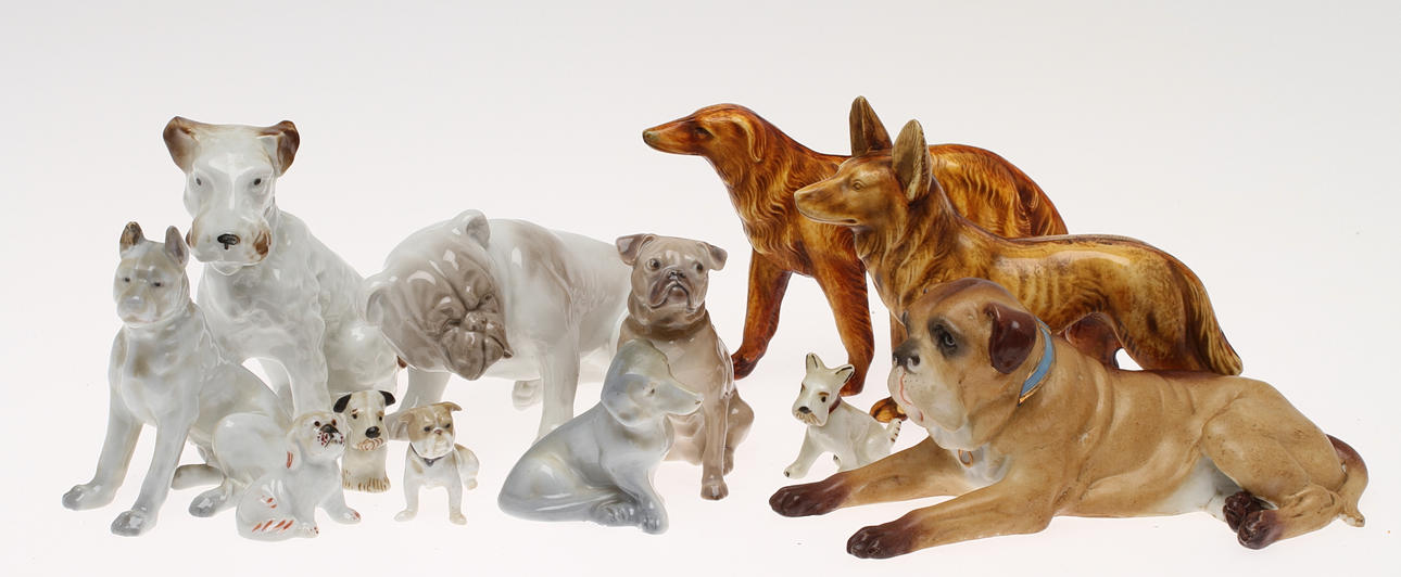 HUNDFIGURINER, 10 st, keramik, 1900-tal.
