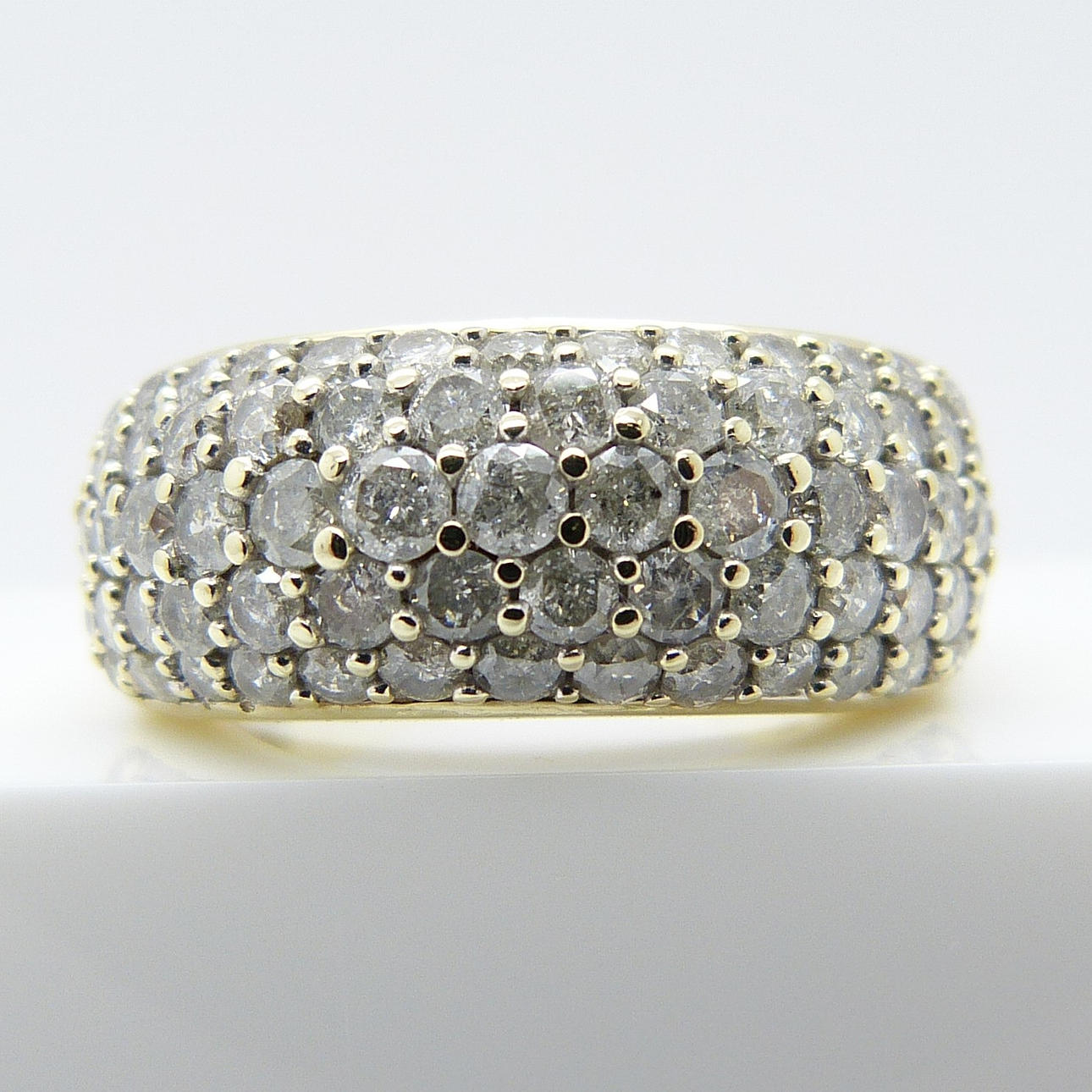 ANILLO DE DIAMANTE DE 1.50CT, CONJUNTO DE PAVÉ.