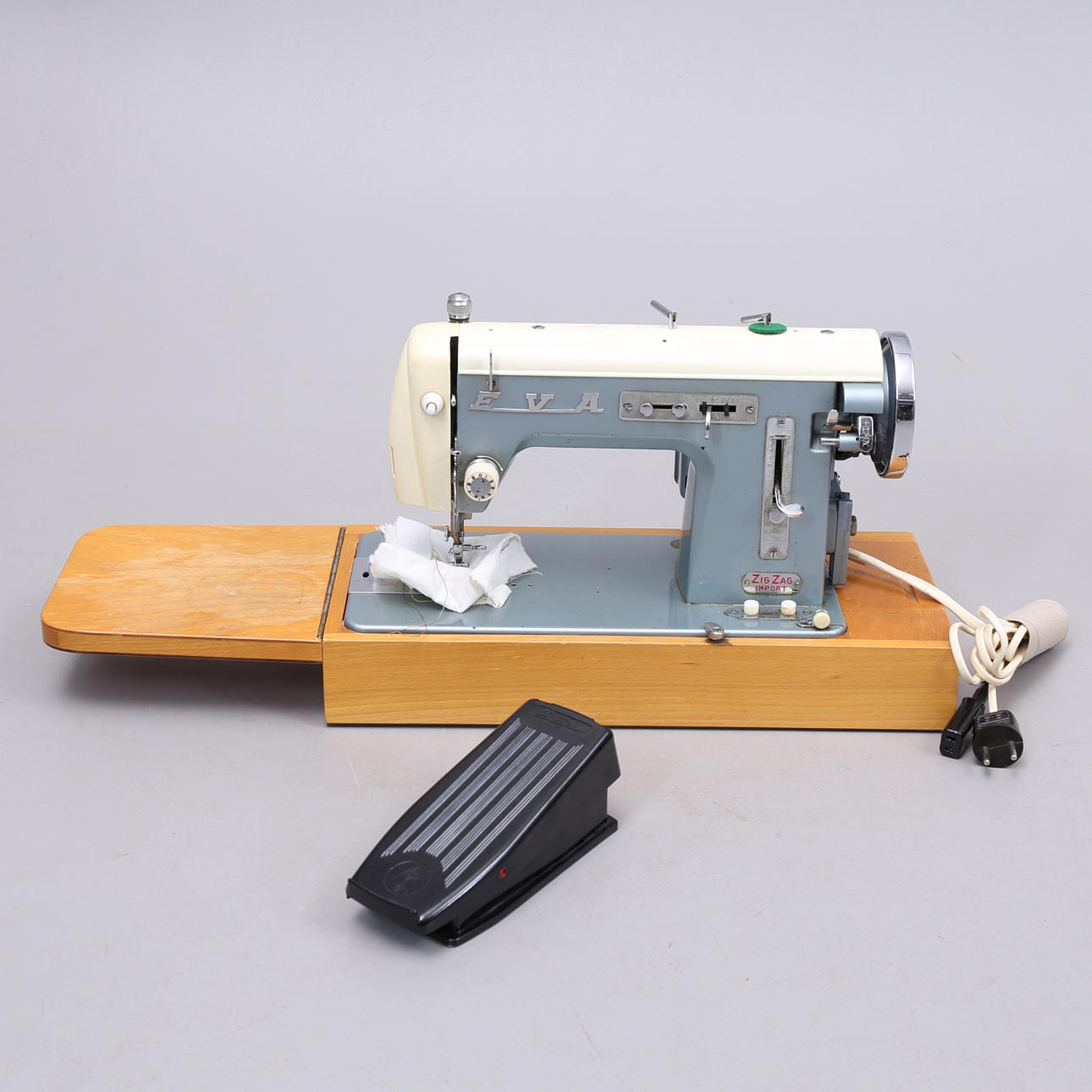 SYMASKIN, Eva Zig Zag.