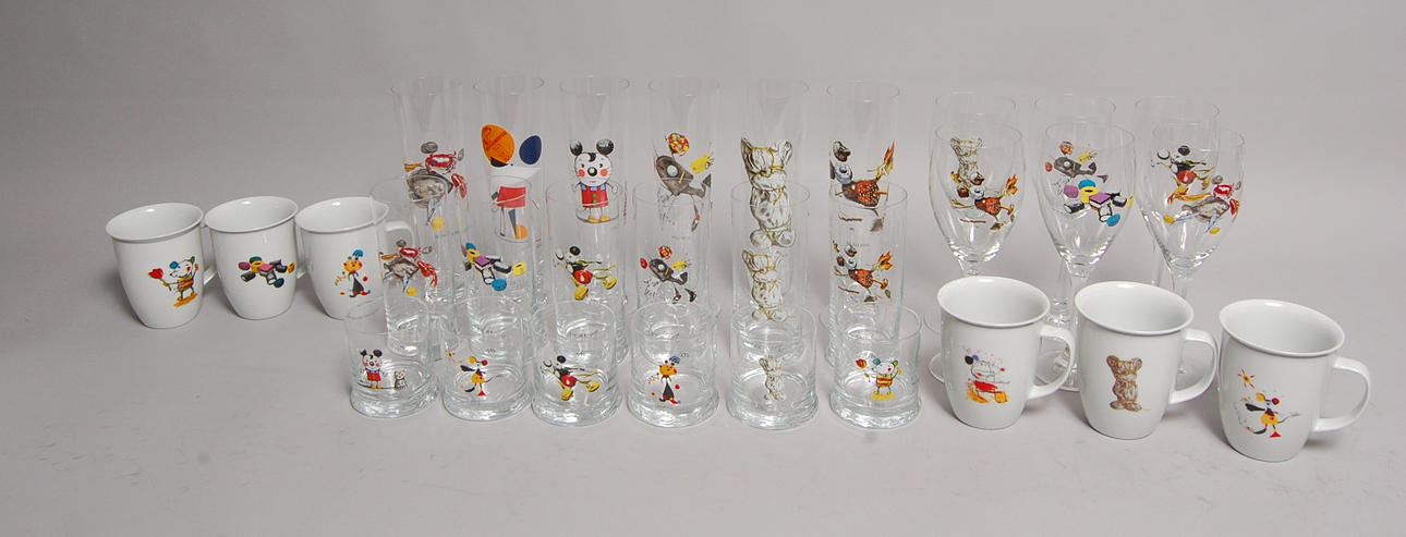 GLAS, PORSLIN, 30 delar Lasse Åberg.