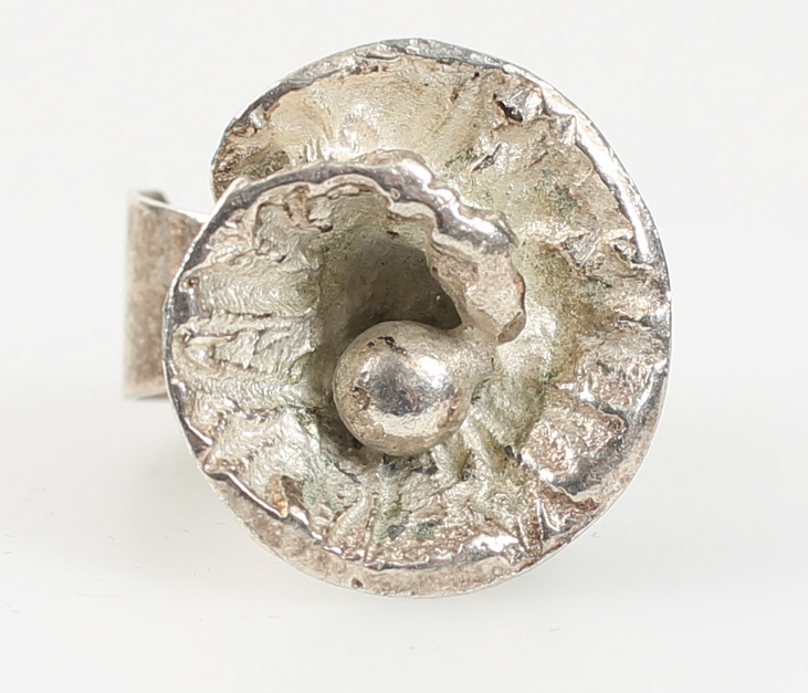RING, silver, design Alf Halldin, 14.5 grams.