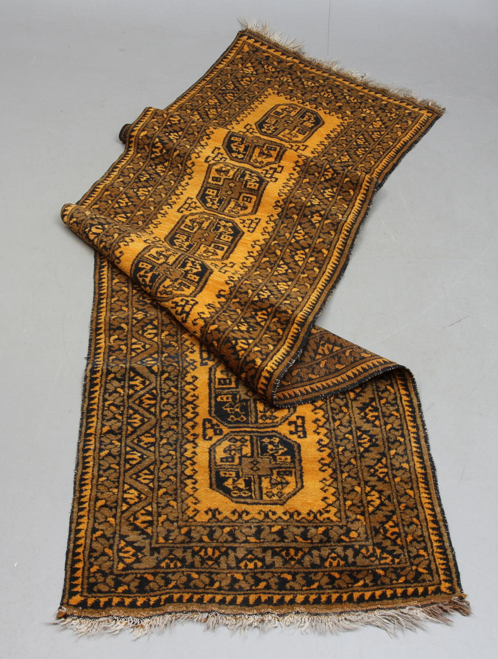 MATTA, orientalisk, galleri, Ca 348 x 95 cm.