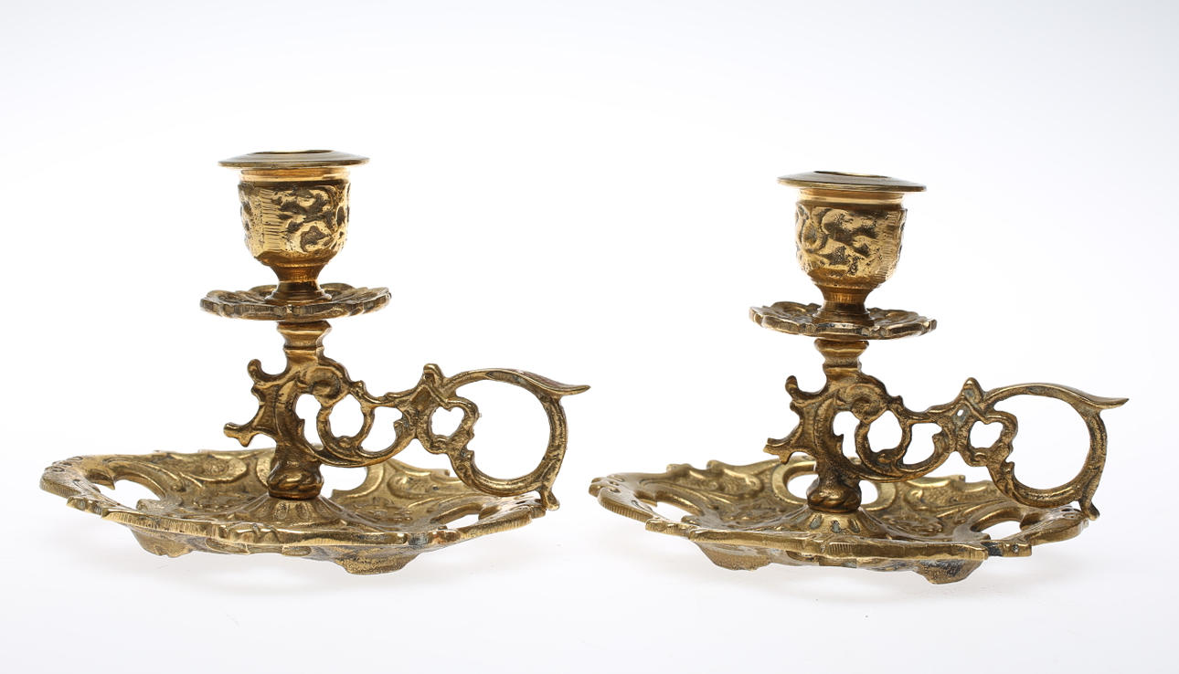 BRONS/MÄSSINGSFÖREMÅL.