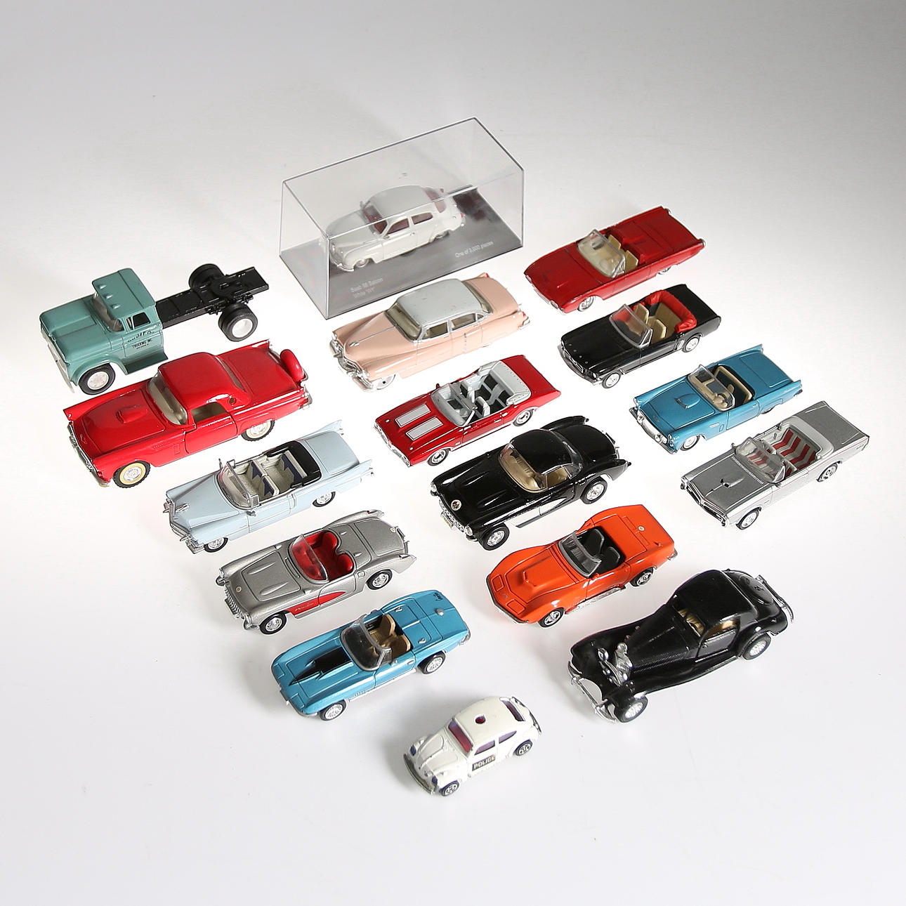 LEKSAKSBILAR, 16 st, blandade märken. 1900-talets andra hälft.