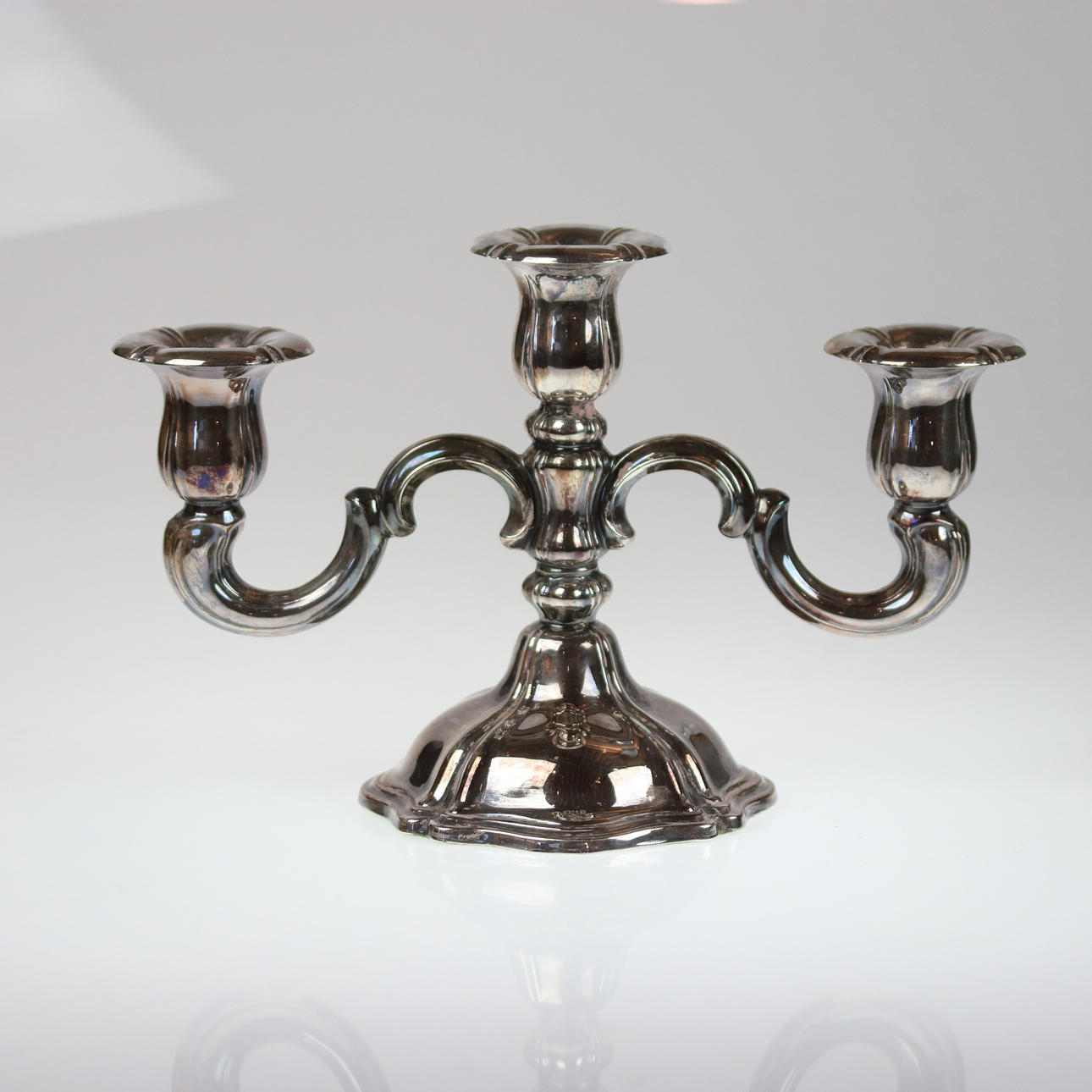 Lysestage, trearmet, sølv 830, rokoko stil.