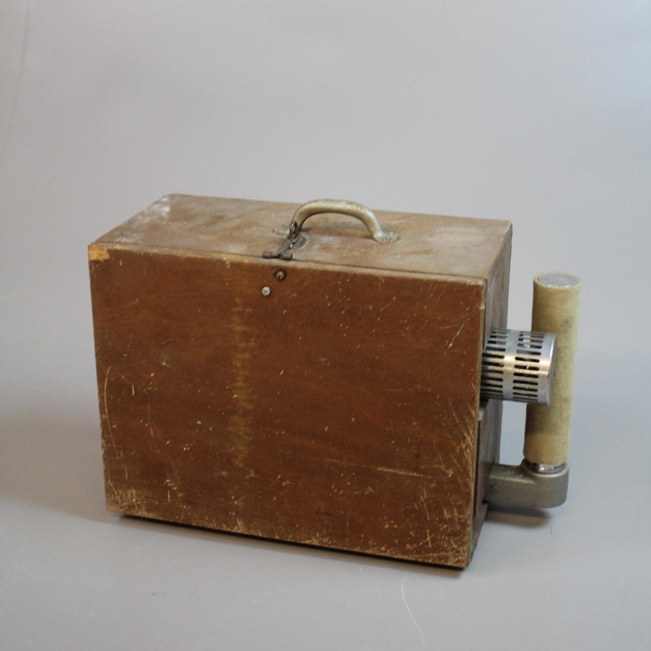 VÄDERSTATION i trälåda.