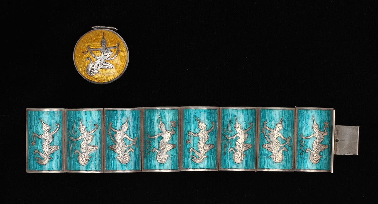 ARMBAND samt DOSA, silver och emalj, stämplad Siam Sterling.