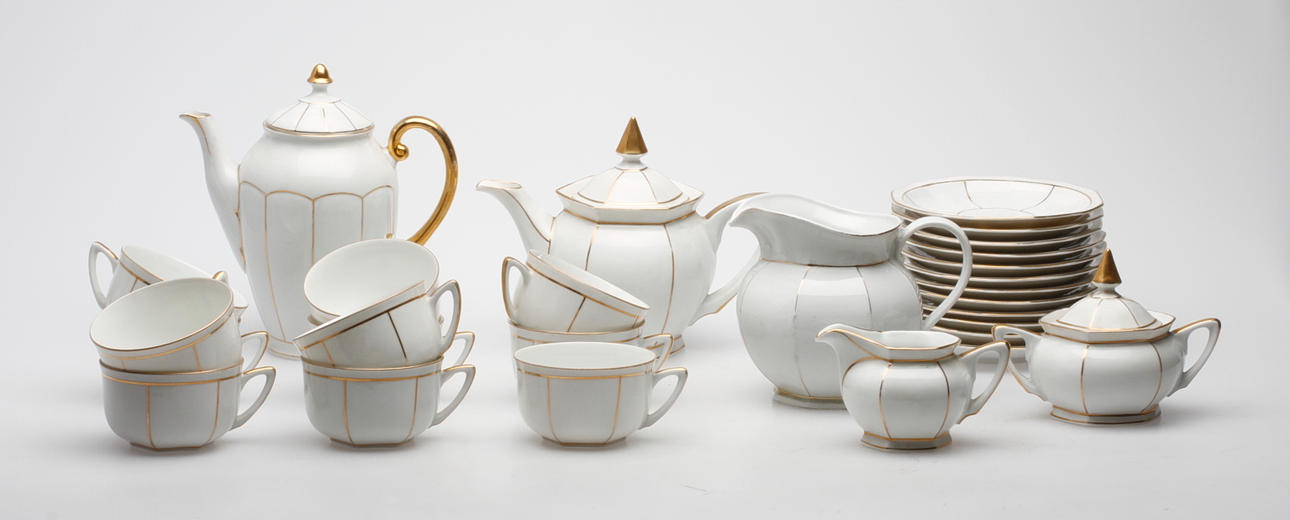 SERVISDELAR, 17 delar, snarlika, Beyer & Bock, Victoria China samt P.A.L.T.