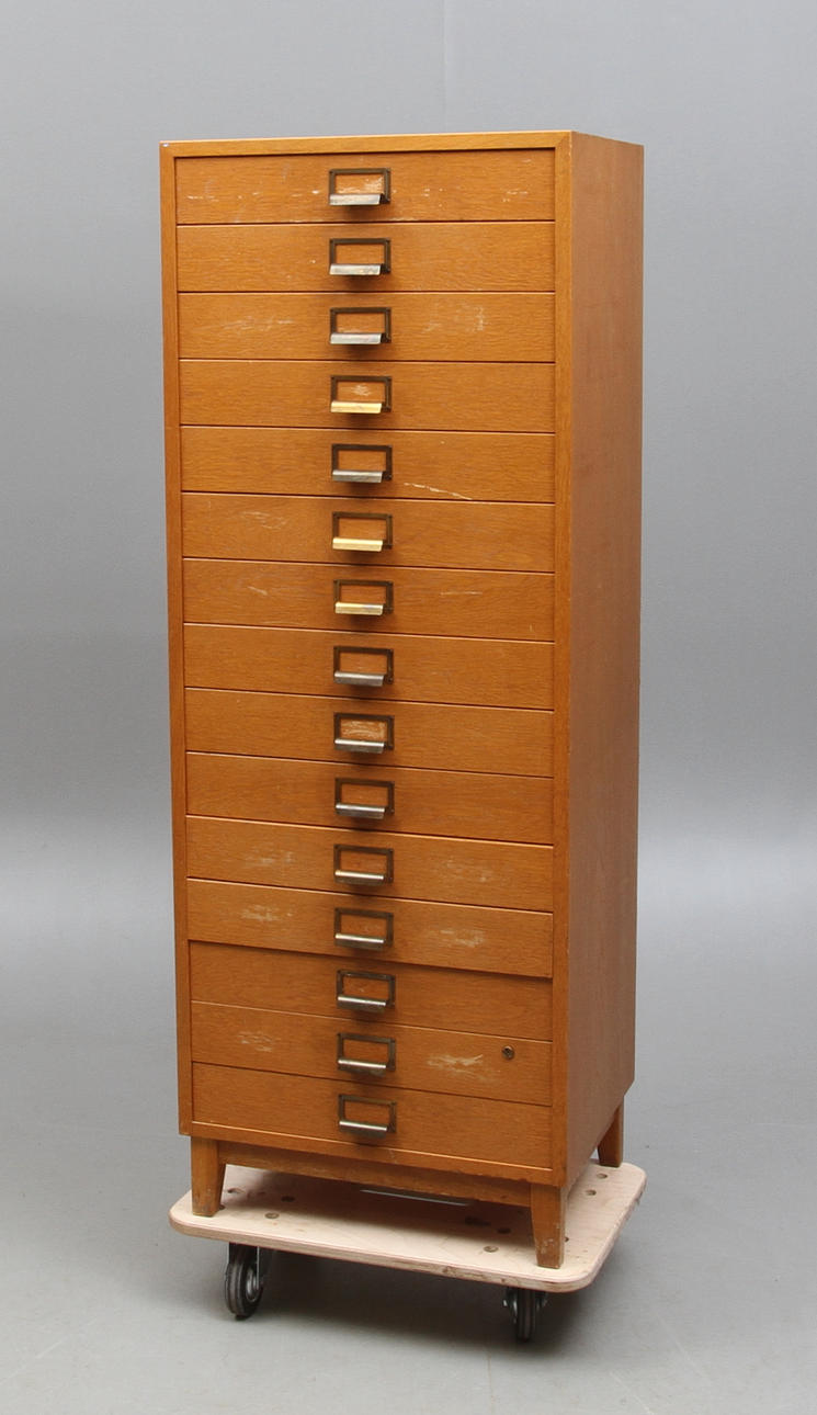 ARKIVSKÅP, ek, 1900-talets mitt.