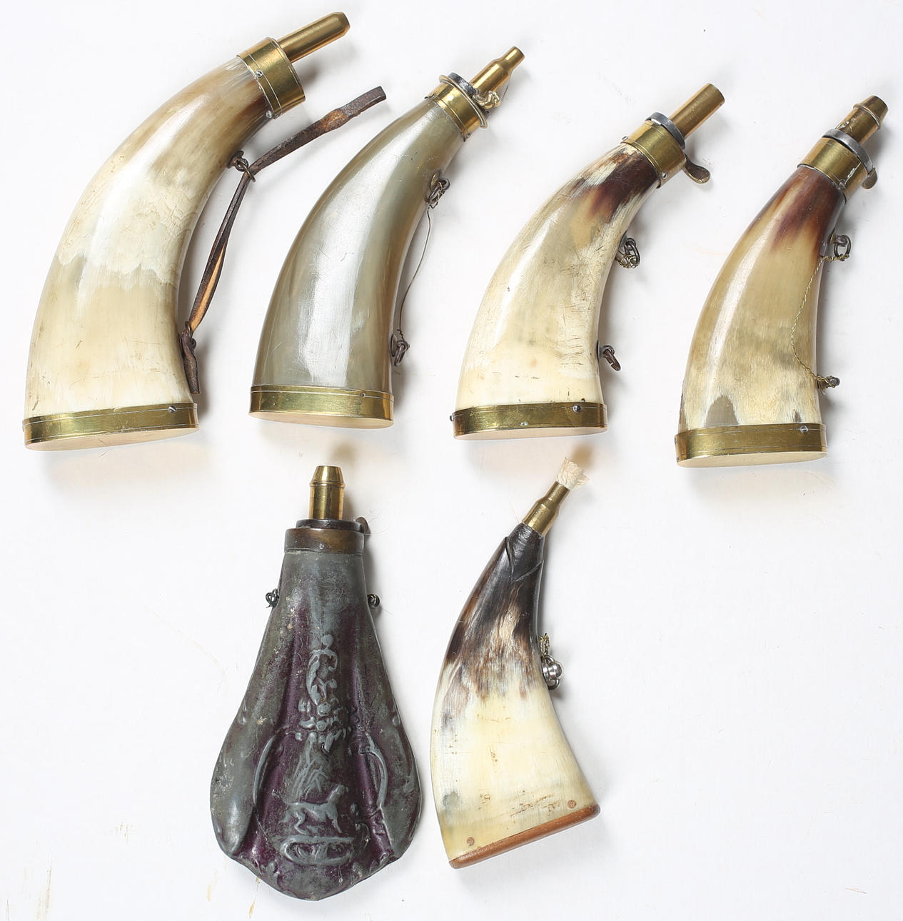 KRUTHORN (6), varav 5 u horn och ett i metall.