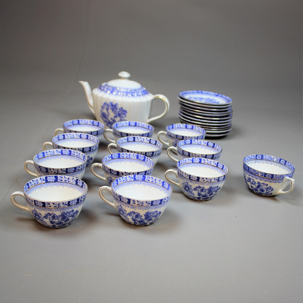 TEA SET 13 pieces China Blau Mitterteich.