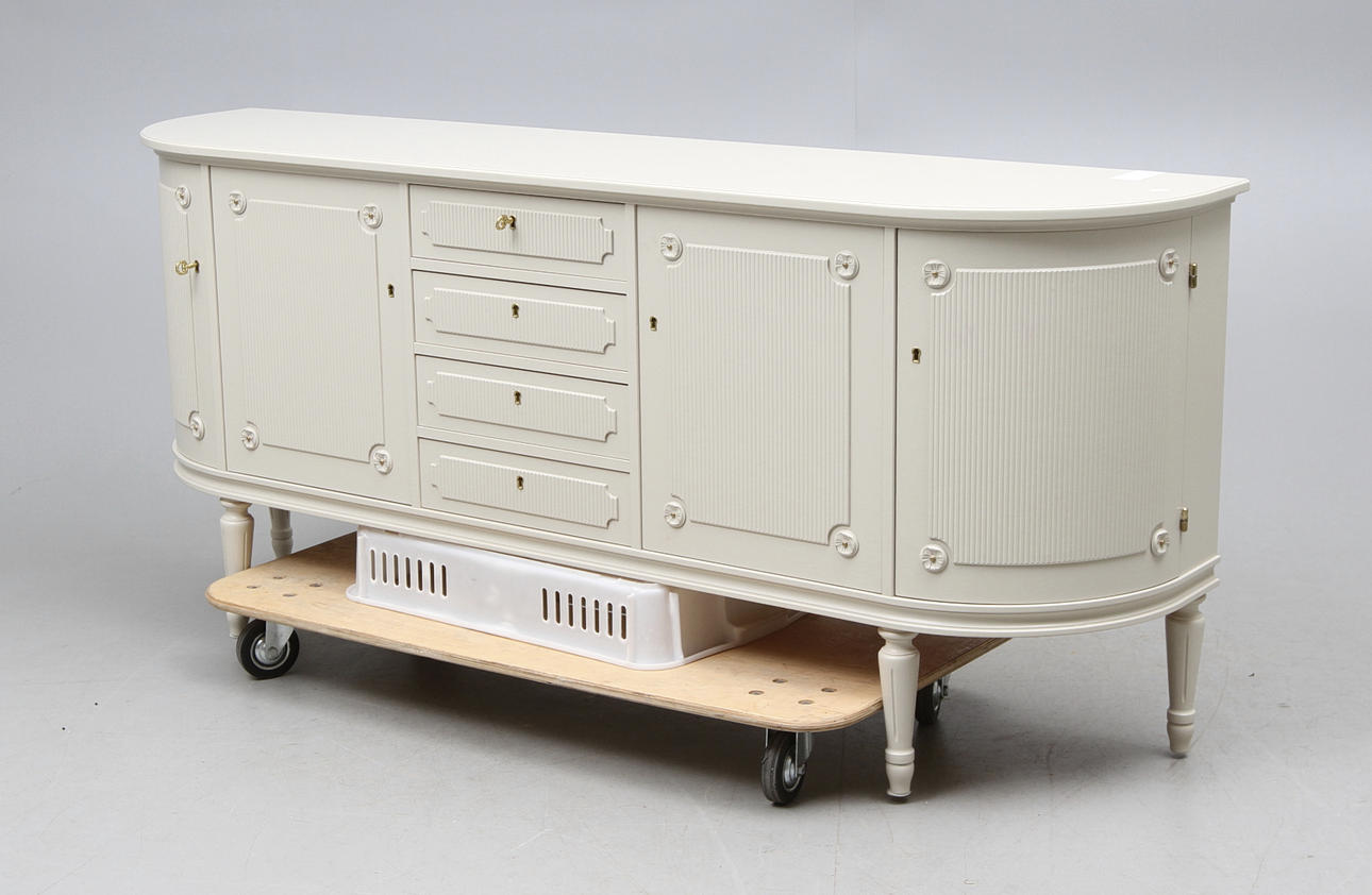 SIDEBOARD, gustaviansk stil, Möbelboning i Tibro AB, 1900-talets slut..