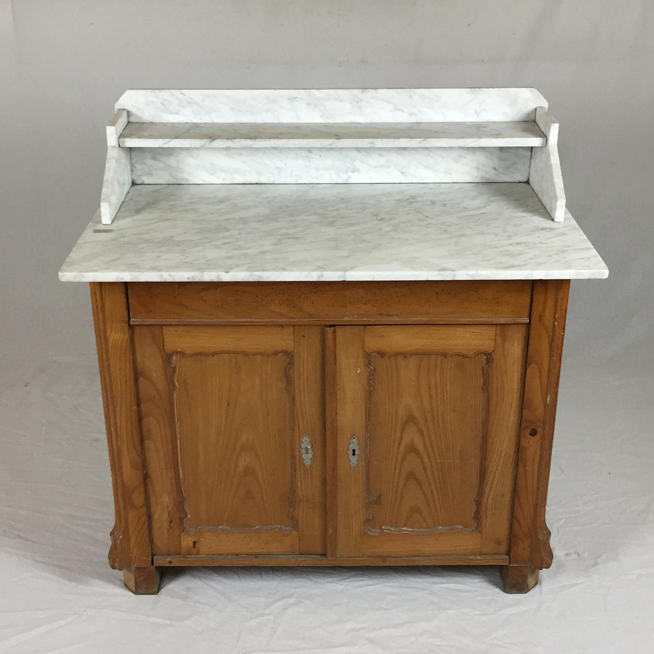 WASCHKOMMODE mit Marmorplatte - um 1900, im Biedermeier-Stil.