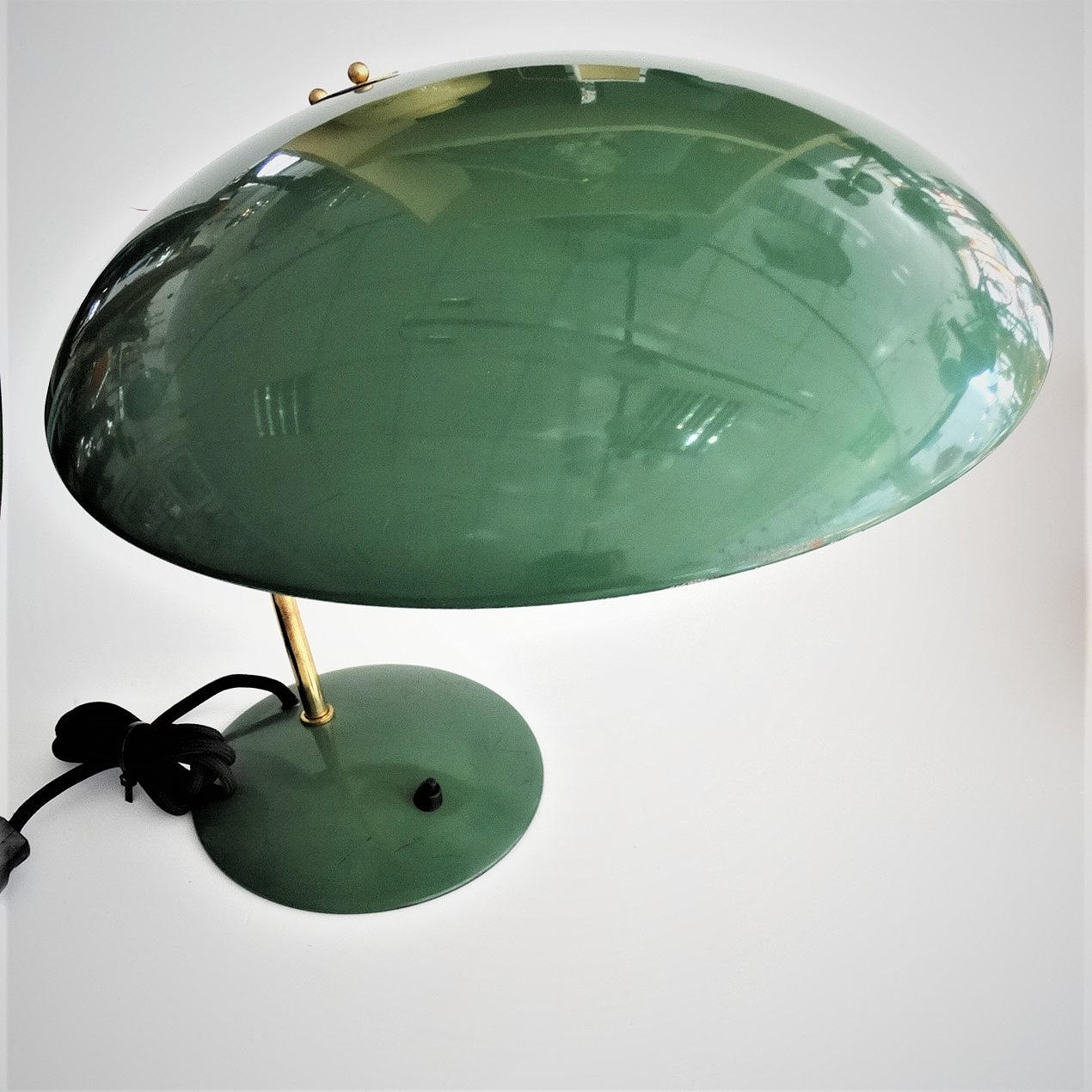 KAISER IDELL Lampe, hellgrün, Metall, um 1950.