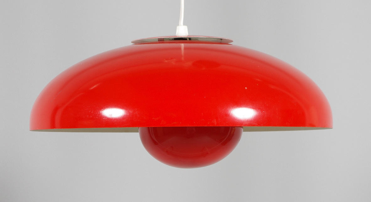 TAKARMATUR, rödlackerad plå.