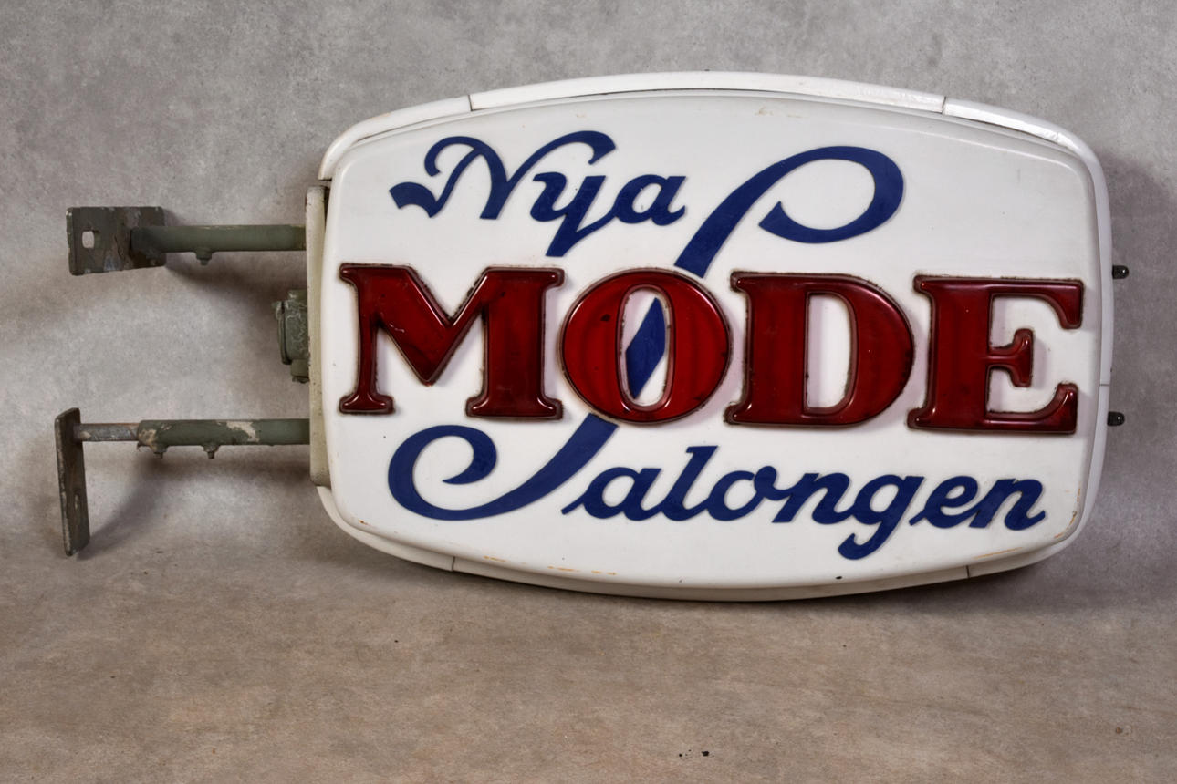 ANNONCESKILT TIL "Nya Mode Salongen" 1950'erne.
