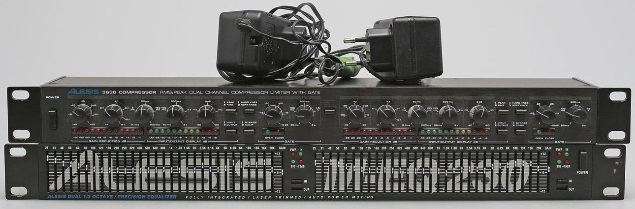 EFFEKTER, 2 delar, modellnummer 3630, Alesis.