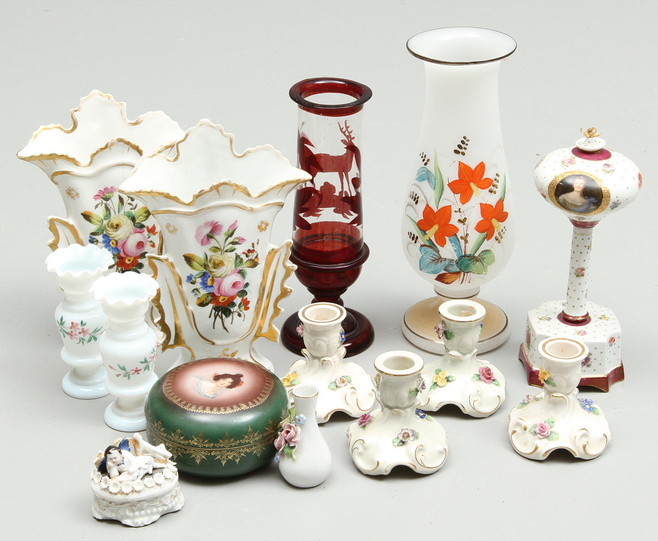 PARTI GLAS och KERAMIK, 14 delar, 18 och 1900-tal.