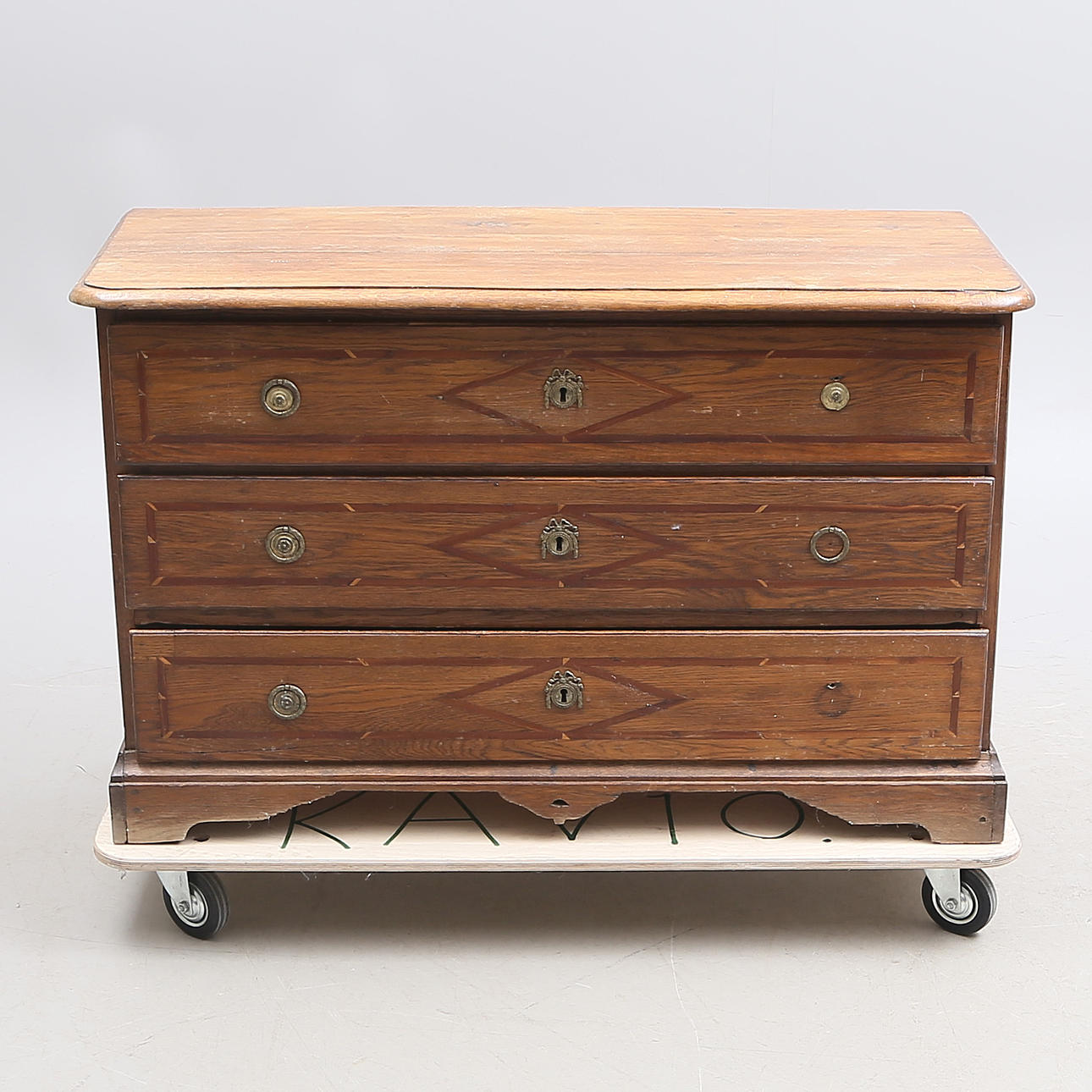 BYRÅ, trä, 1800-tal.