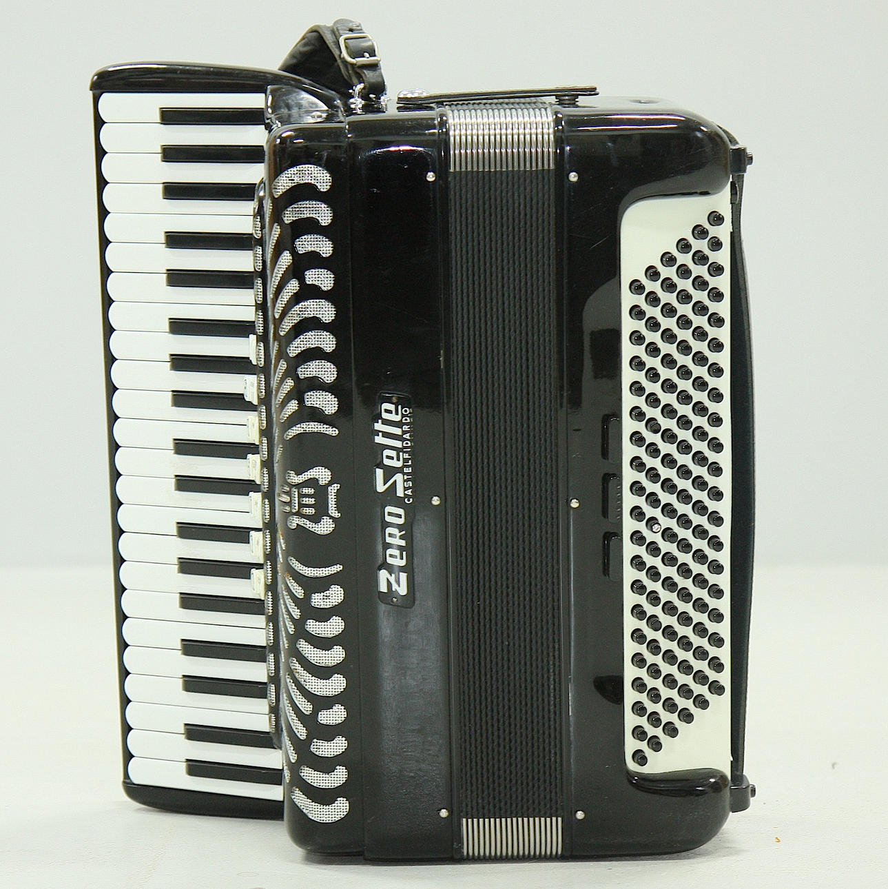 PIANODRAGSPEL, Zero Sette, Castelfidardo, Italien.