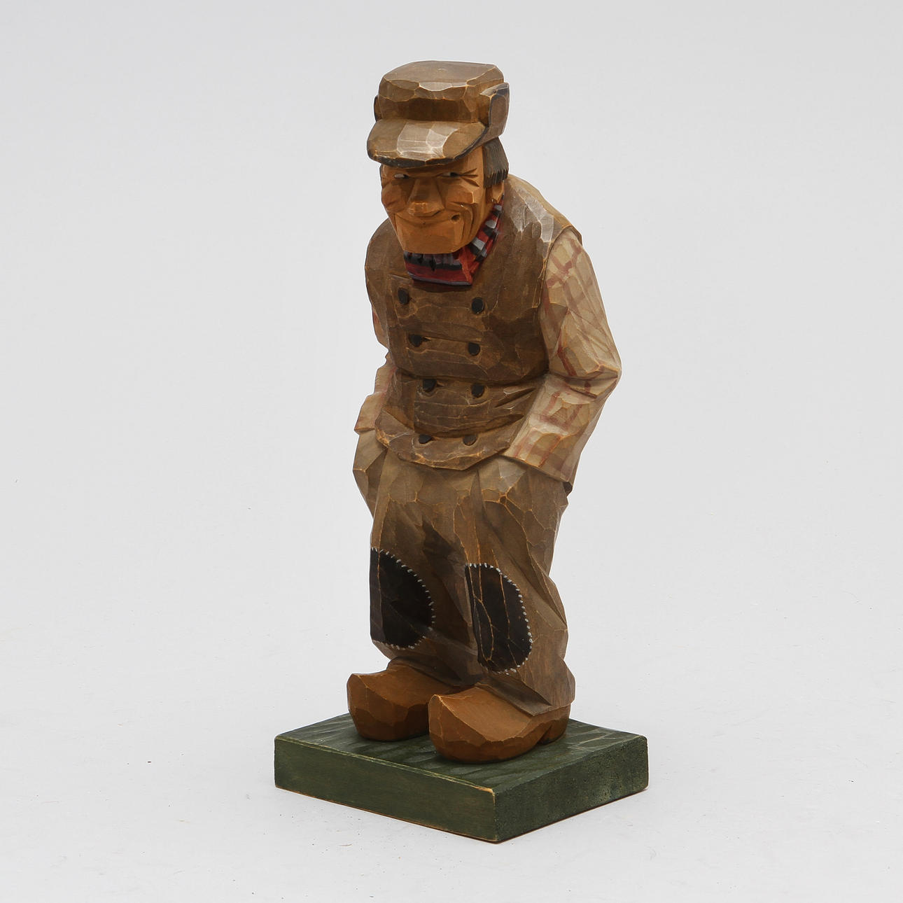 TRÄFIGUR, Herman Rosell, signerad HR 1930.