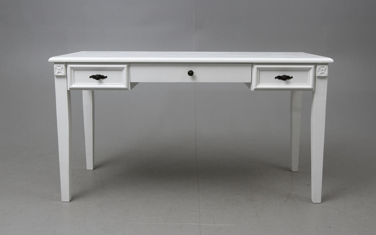 SKRIVBORD, vitlackerat, 2000-tal.