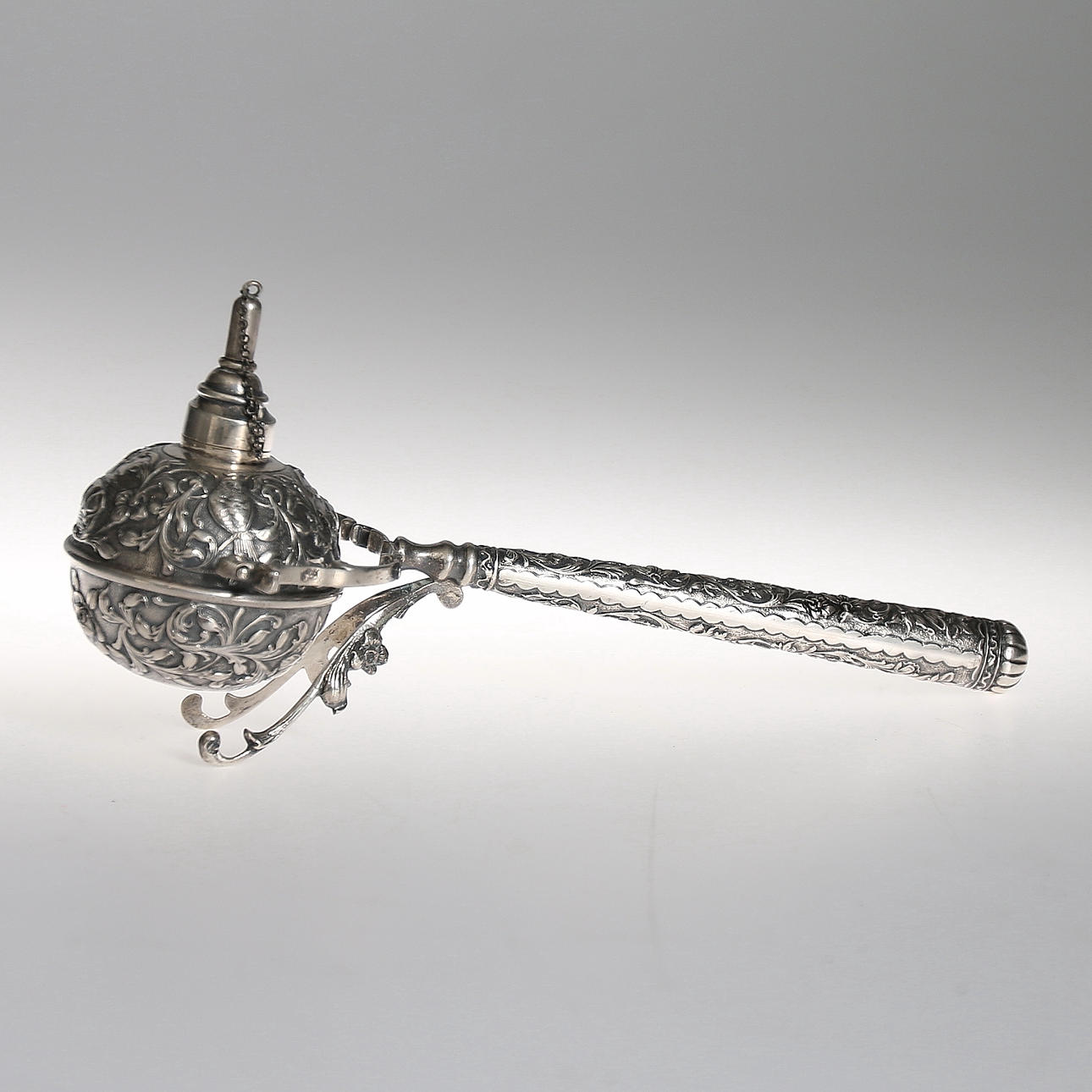 PARFYMBRÄNNARE, Silver, Art Nouveau, Holland 1909. Vikt 175 gram.