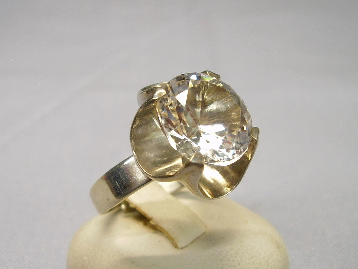BENGT HALBERG SILVER BERGKRISTALL RING.