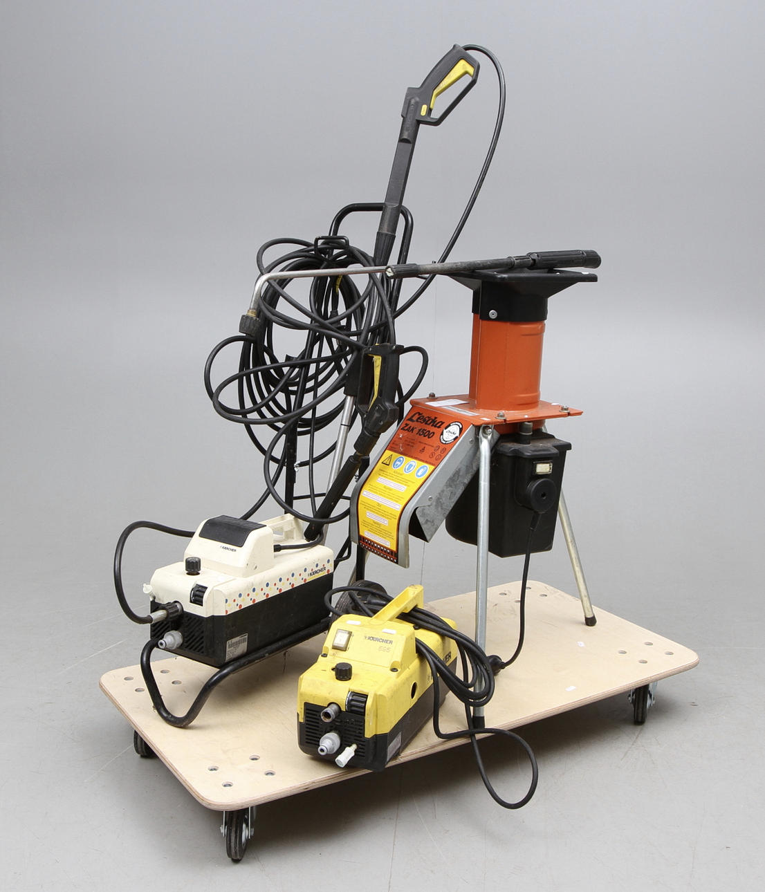 TRÄDGÅRDSUTRUSTNING, 3 del, högtryck, Kärcher med mera.