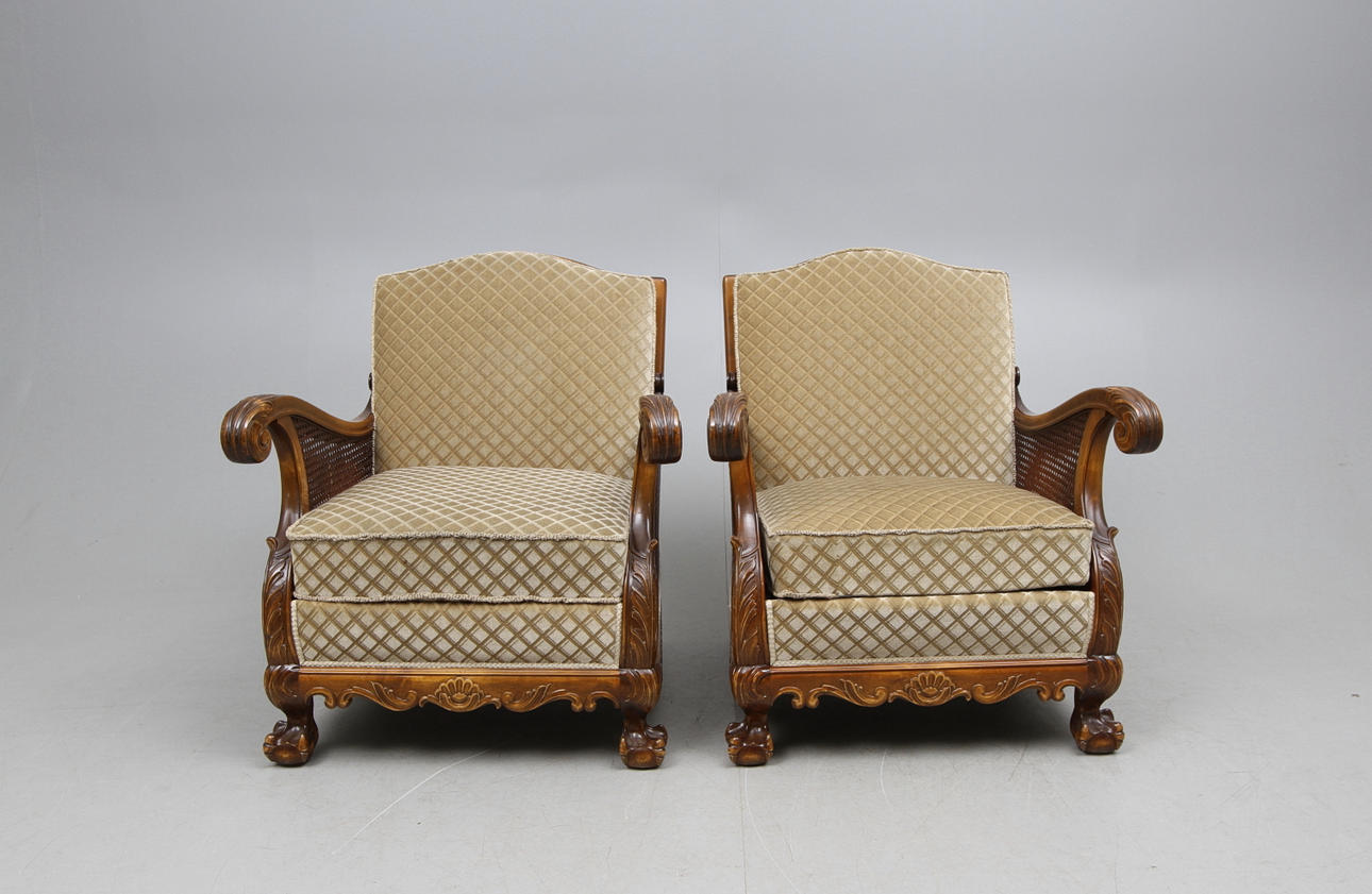 FÅTÖLJER, ett par, Chippendale stil, 1900 talets första hälft.