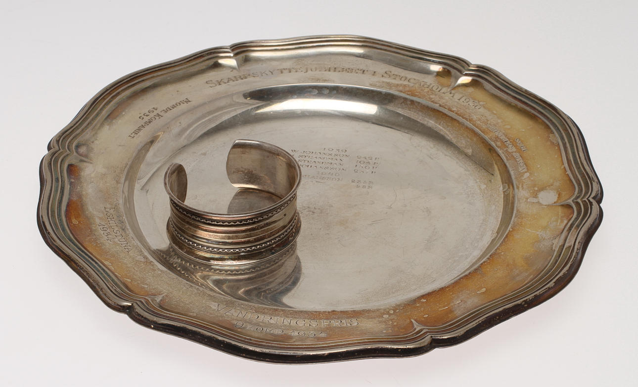 FAT, ARMBAND, silver, total vikt ca 458 g.