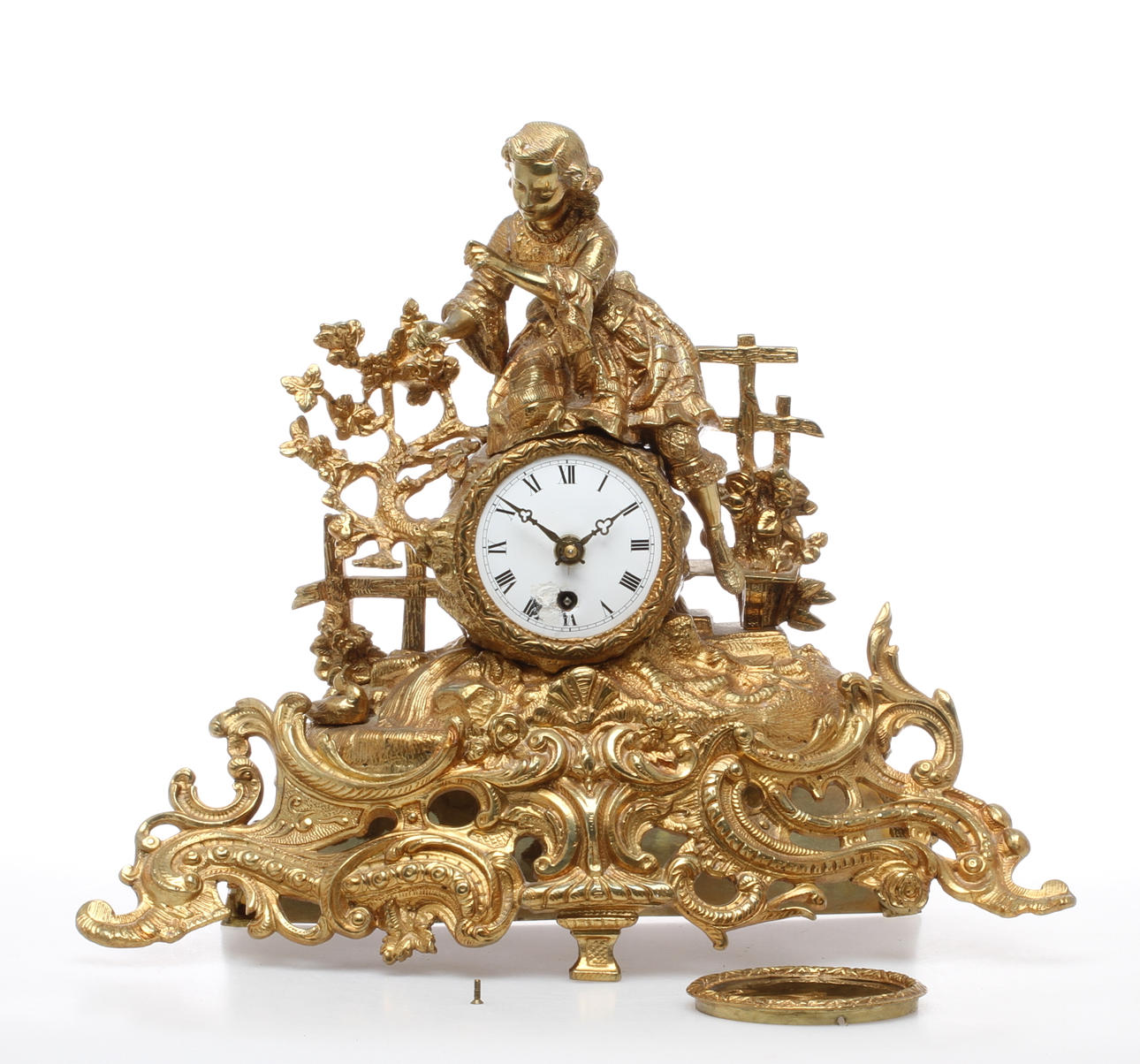 BORDSUR, rokokostil, delvis förgylld brons, urverk märkt SARS, Spanien. 1900-tal.