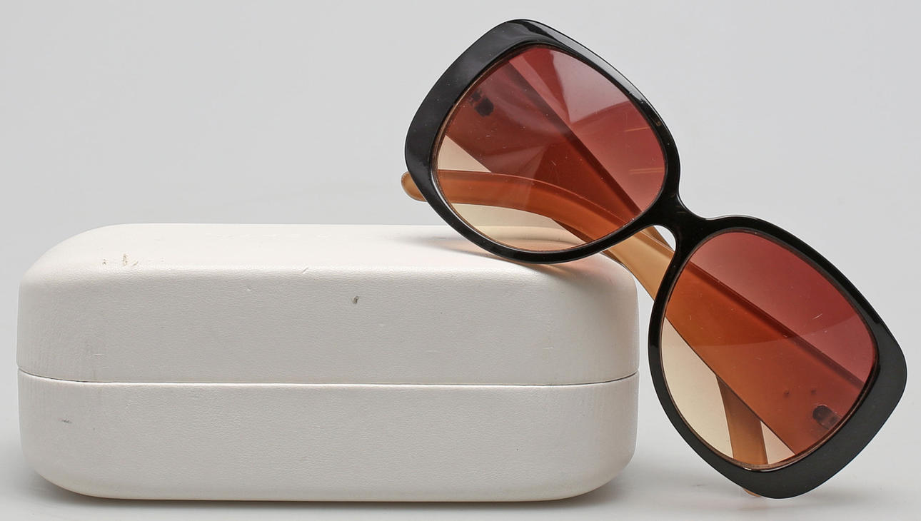 SOLGLASÖGON MED FODRAL, Marc Jacobs.