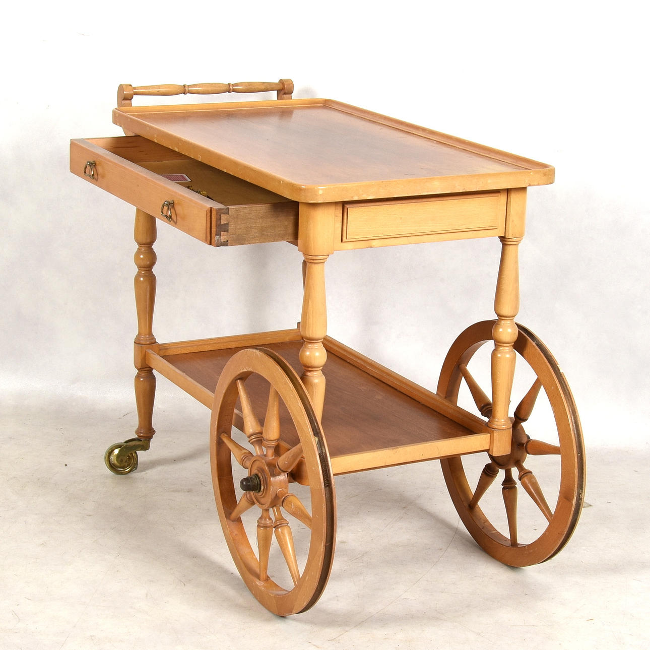 SERVERINGSVAGN med låda, 1900-tal.