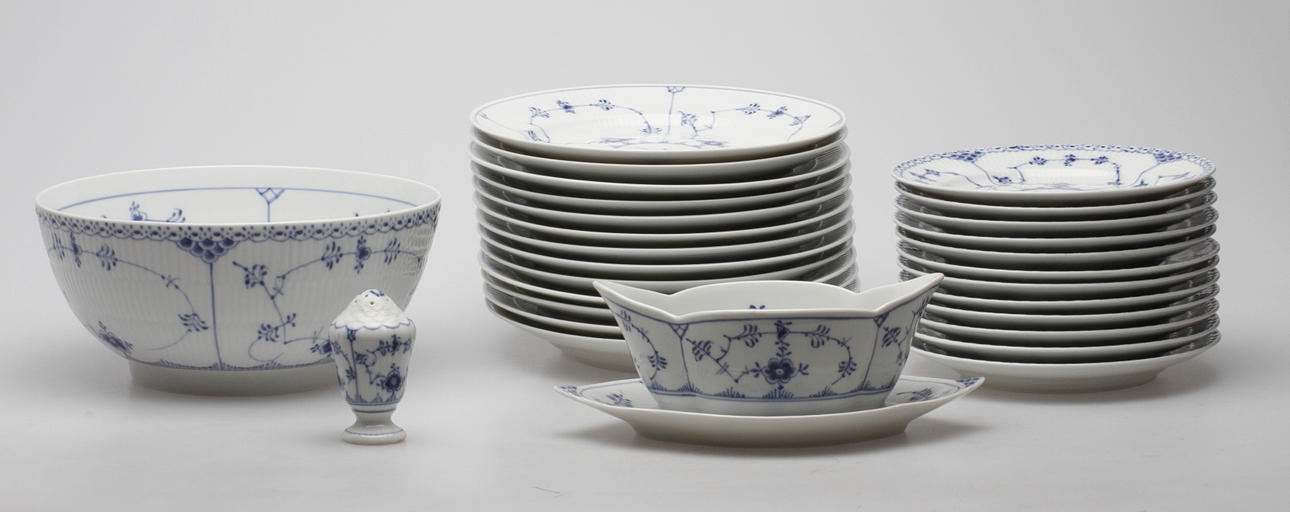 SERVISDELAR, 28 delar, Musselmalet, Royal Copenhagen.