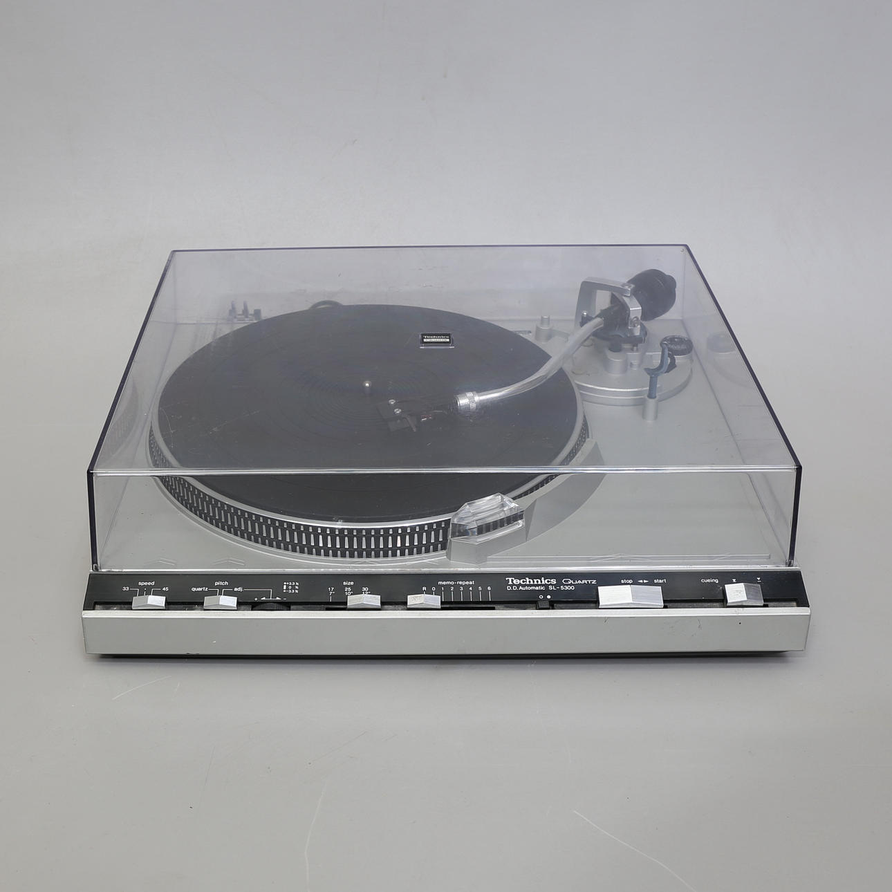 TOCADISCOS, Technics, cuartos, DD-automático, modelo SL-5300.