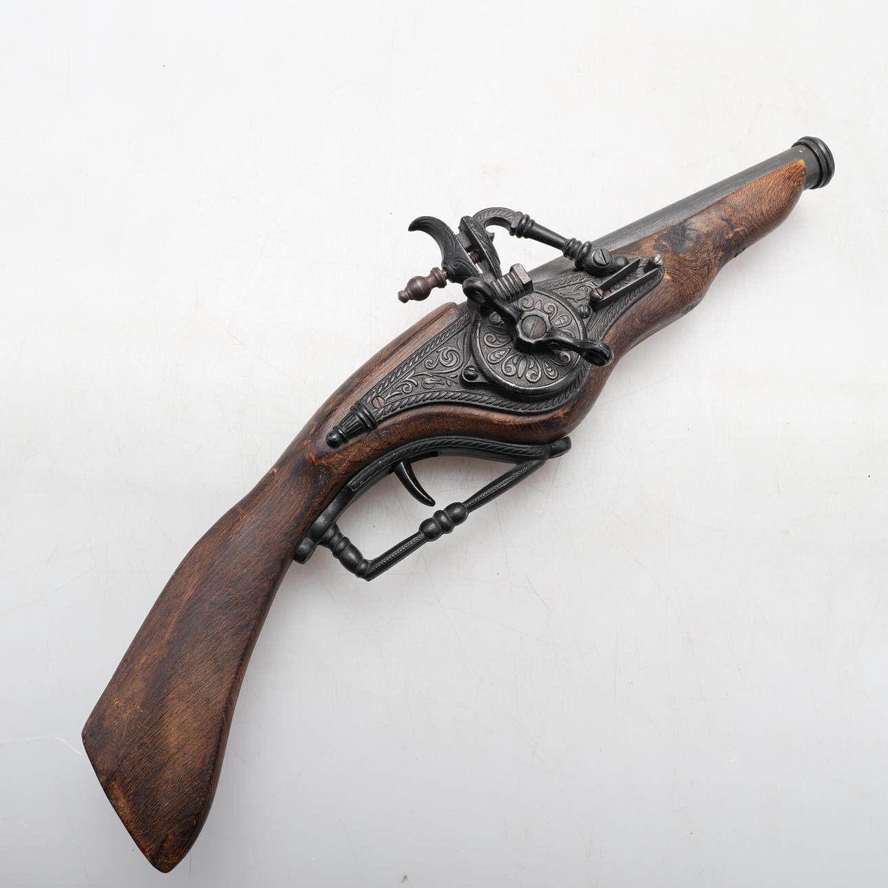 PISTOL, replica 17th century.