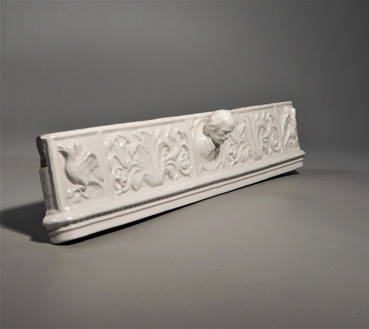 SISUSTUSELEMENTIT, laatat.