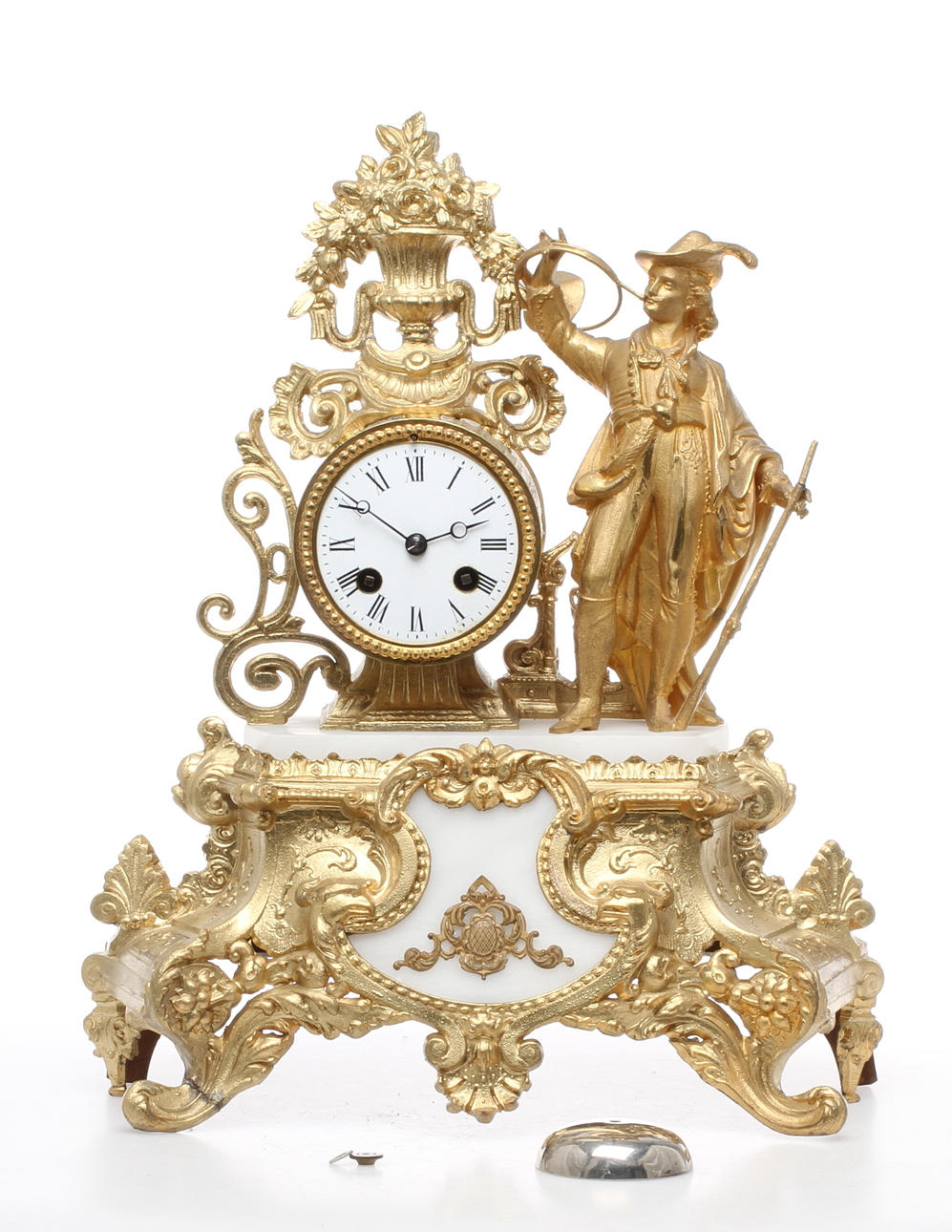 BORDSPENDYL, alabaster, bronserad och förgylld vitmetall, urverk märkt "Hors Concours L.P. Japy & Cie 1878". Frankrike, 1800-talets andra hälft.