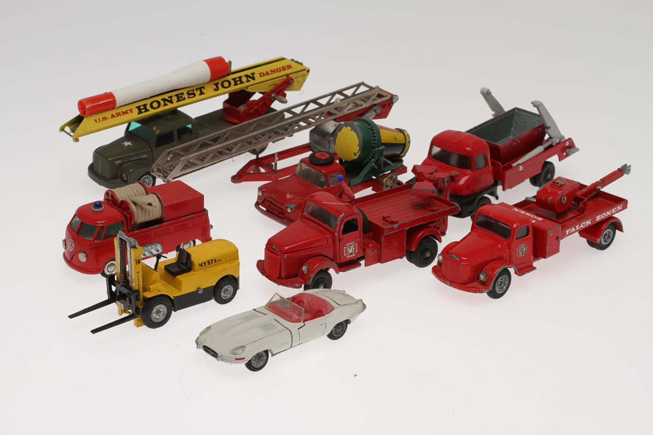 TEKNO OCH VILMER, DANMARK, 8 STYCKEN BILAR.