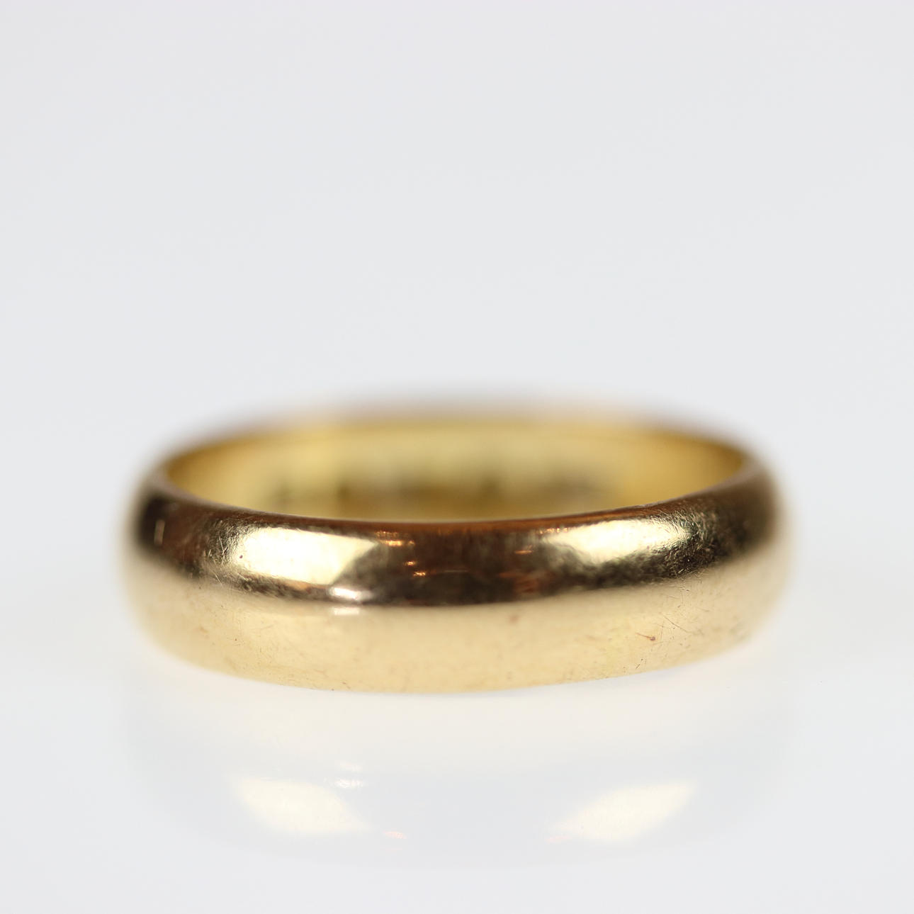 RING, 18k guld, vikt 6,6 gr. stämplad 1939.