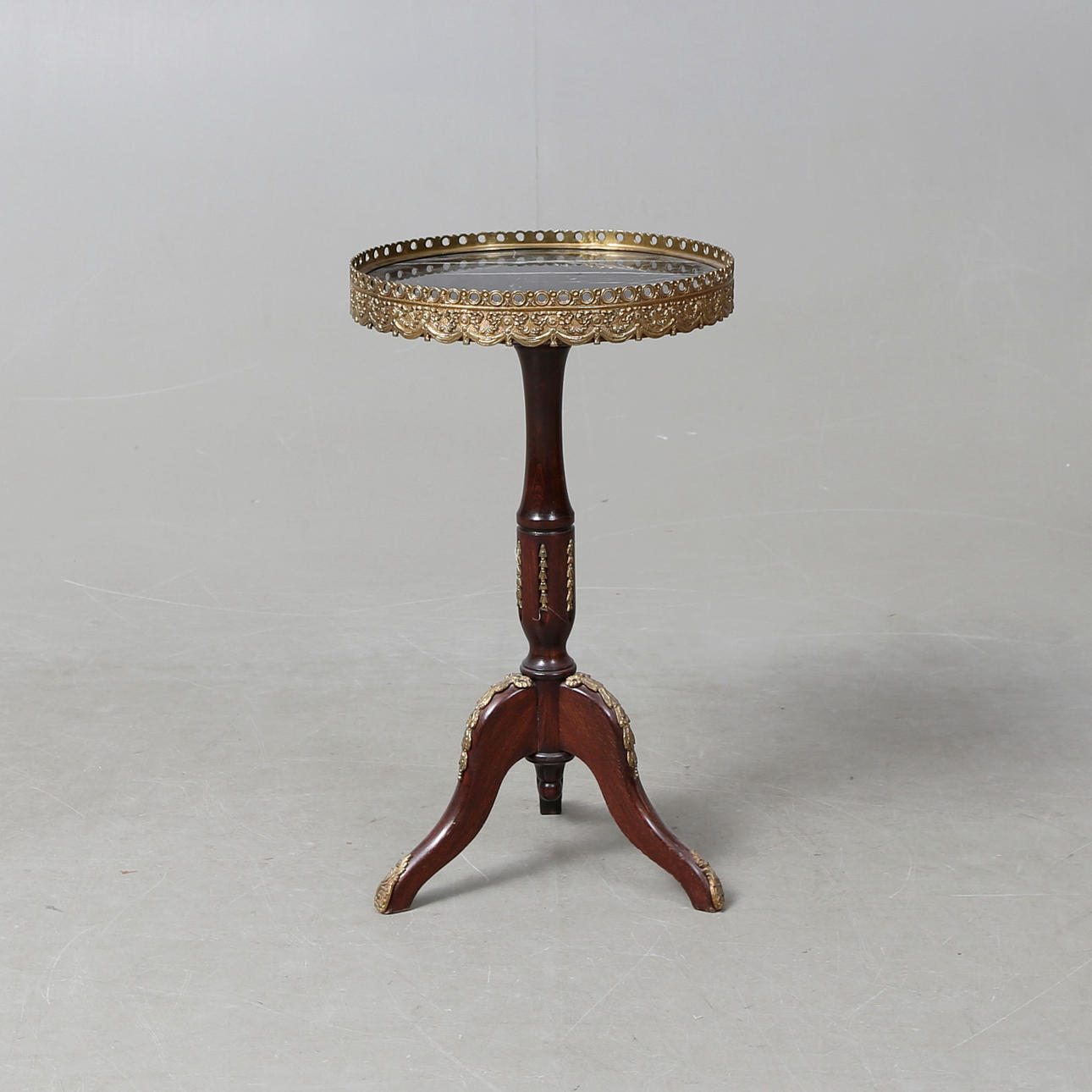 MESA, estilo Luis XVI, 1900.