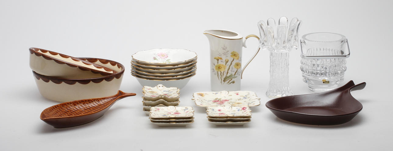 KERAMIK och GLASFÖREMÅL, 24 delar, bl.a. Rosenthal, Gustavsberg, Hackefors.