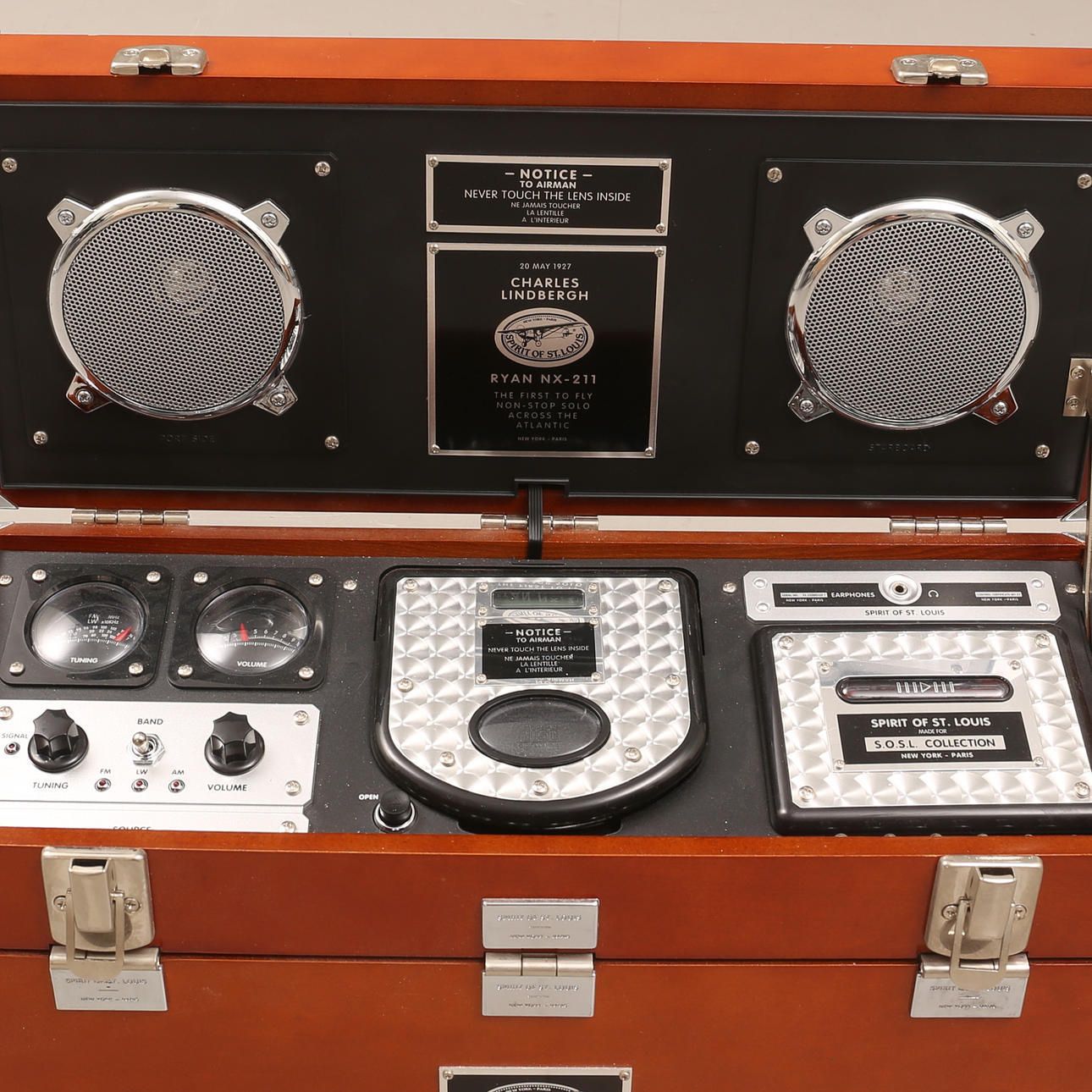 CD/CASSETTE PLAYER with RADIO, 