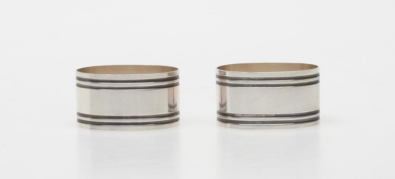 SERVETTRINGAR, 2 st, silver, MGAB, Uppsala, 1951, vikt ca 40 gram.